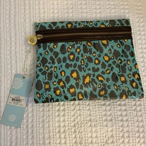 Super cute cheetah cosmetic bag NWT mud pie